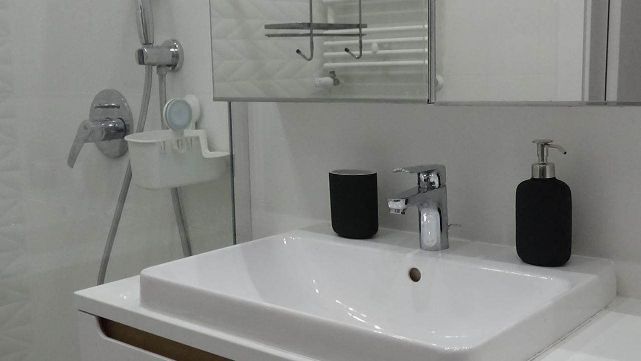 Appartement Esperion 7 Days à Varsovie Extérieur photo
