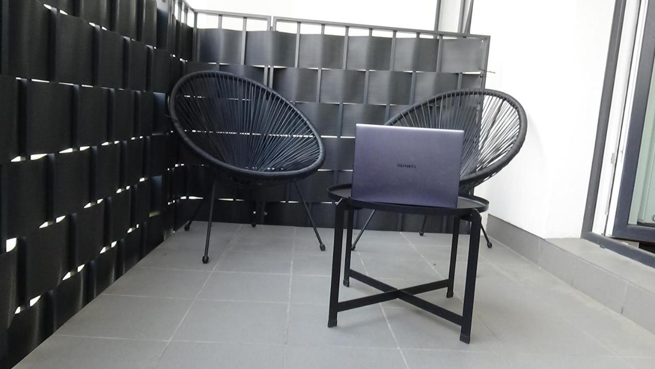 Appartement Esperion 7 Days à Varsovie Extérieur photo