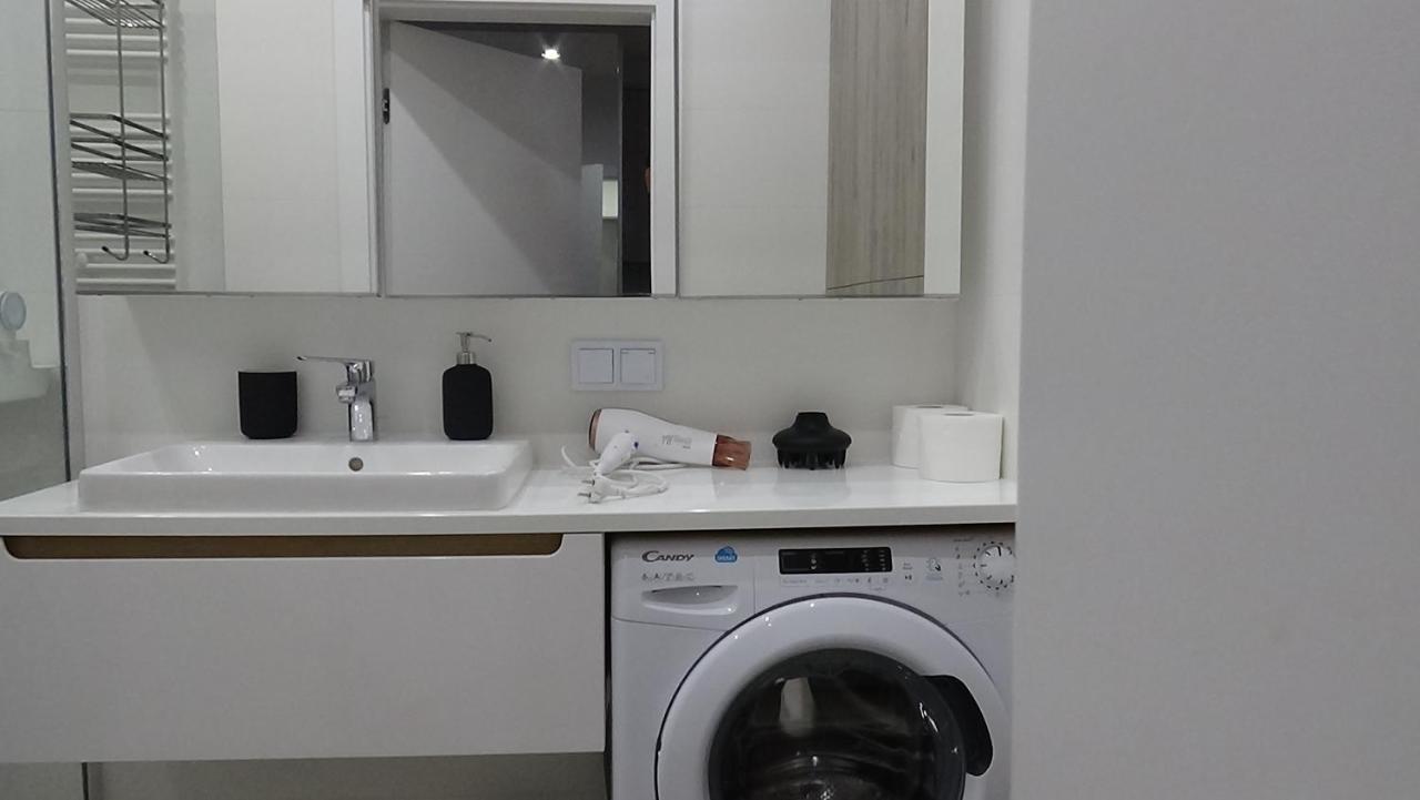 Appartement Esperion 7 Days à Varsovie Extérieur photo