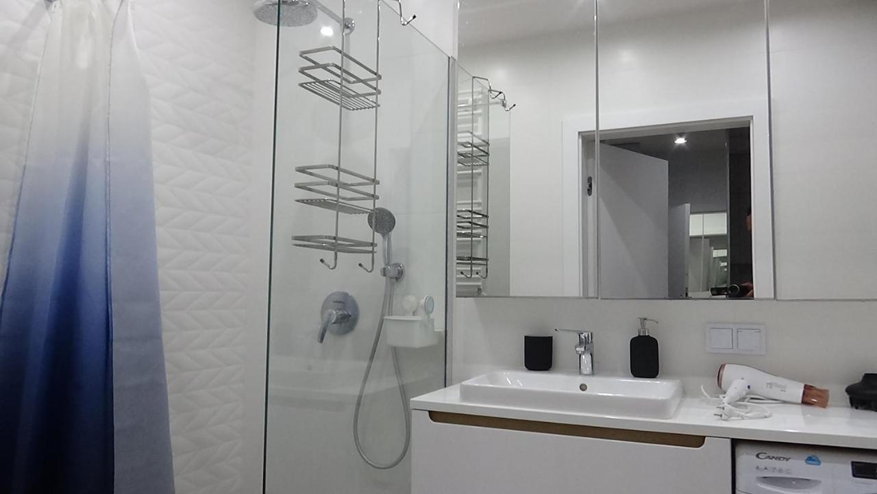 Appartement Esperion 7 Days à Varsovie Extérieur photo