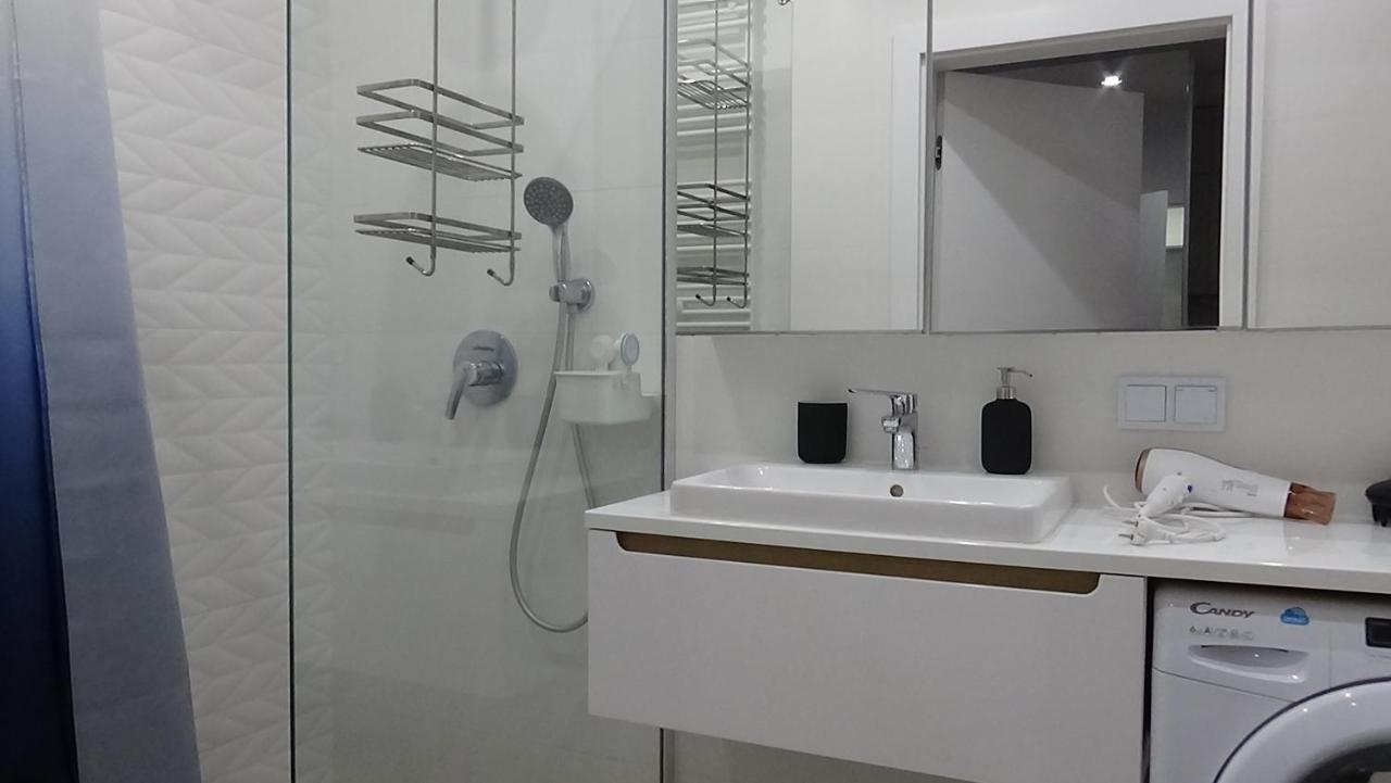 Appartement Esperion 7 Days à Varsovie Extérieur photo