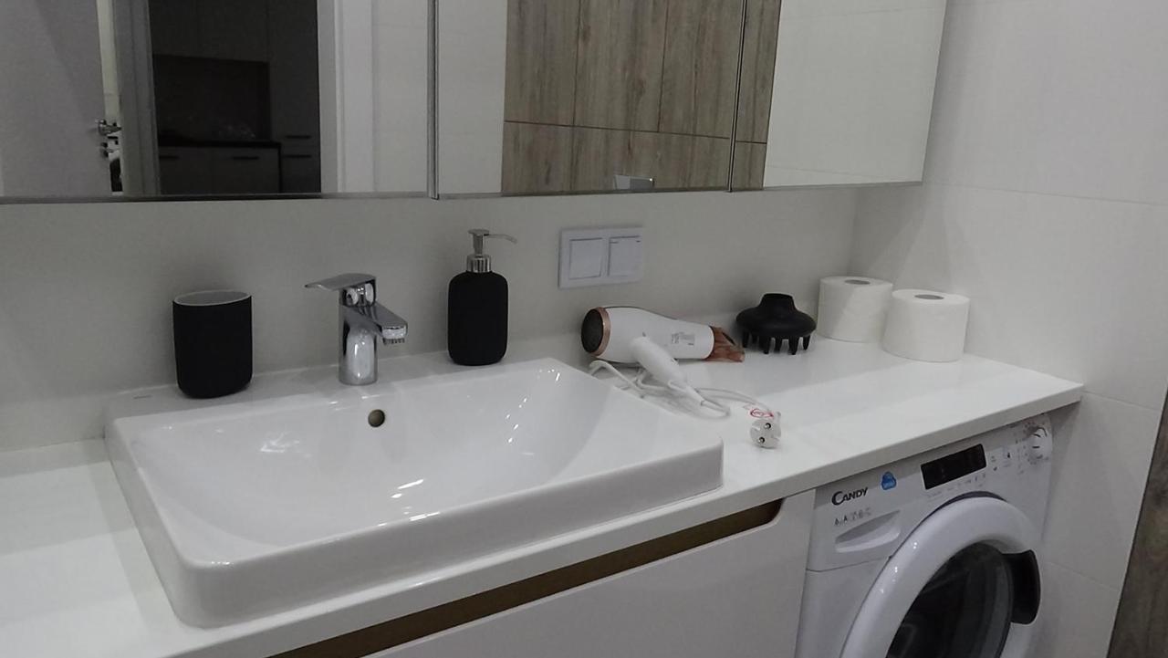 Appartement Esperion 7 Days à Varsovie Extérieur photo